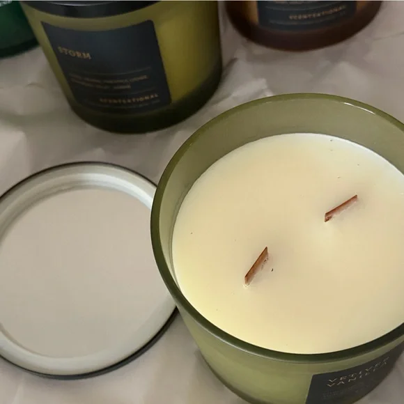Scentsational Vetiver Vanilla Candle, 26oz, soy wax blend, double wooden wicks - Picture 2 of 4